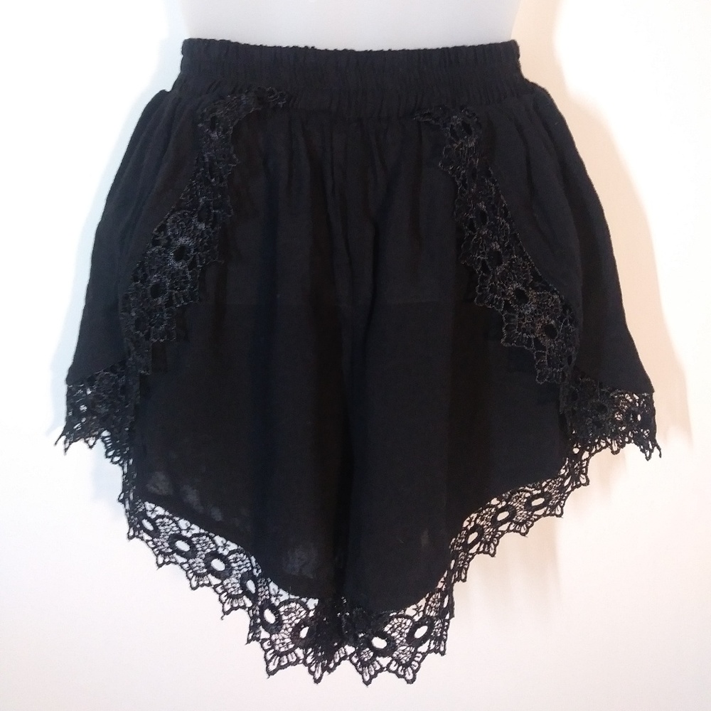 Black lace trim layer tulip shorts eyelet ruffle